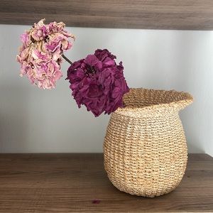 Wicker rope sculpture vase